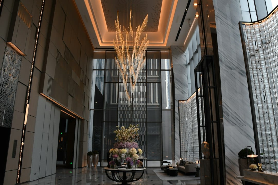 Grand entrance and drop-off area of Enlace Suites